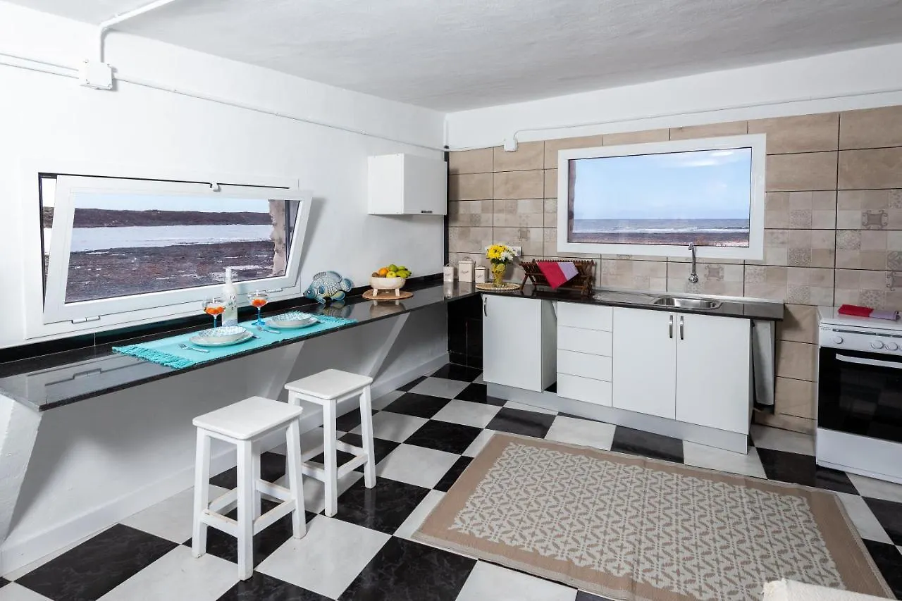 Apartment Vista Paraiso, Sea Breeze Facing The Sea La Oliva Spain